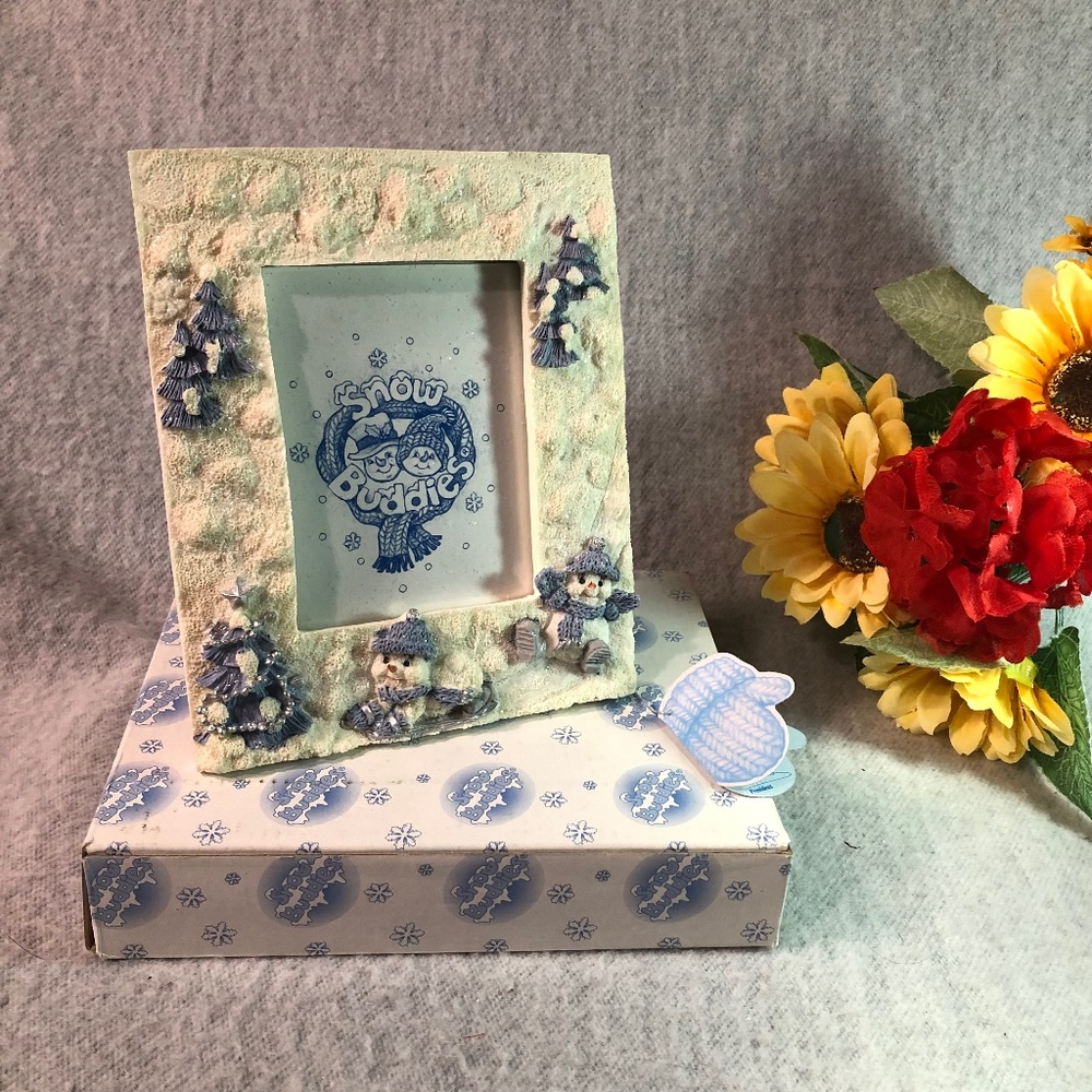 NWT - Glistening Ivory & Blue Snowman Frame